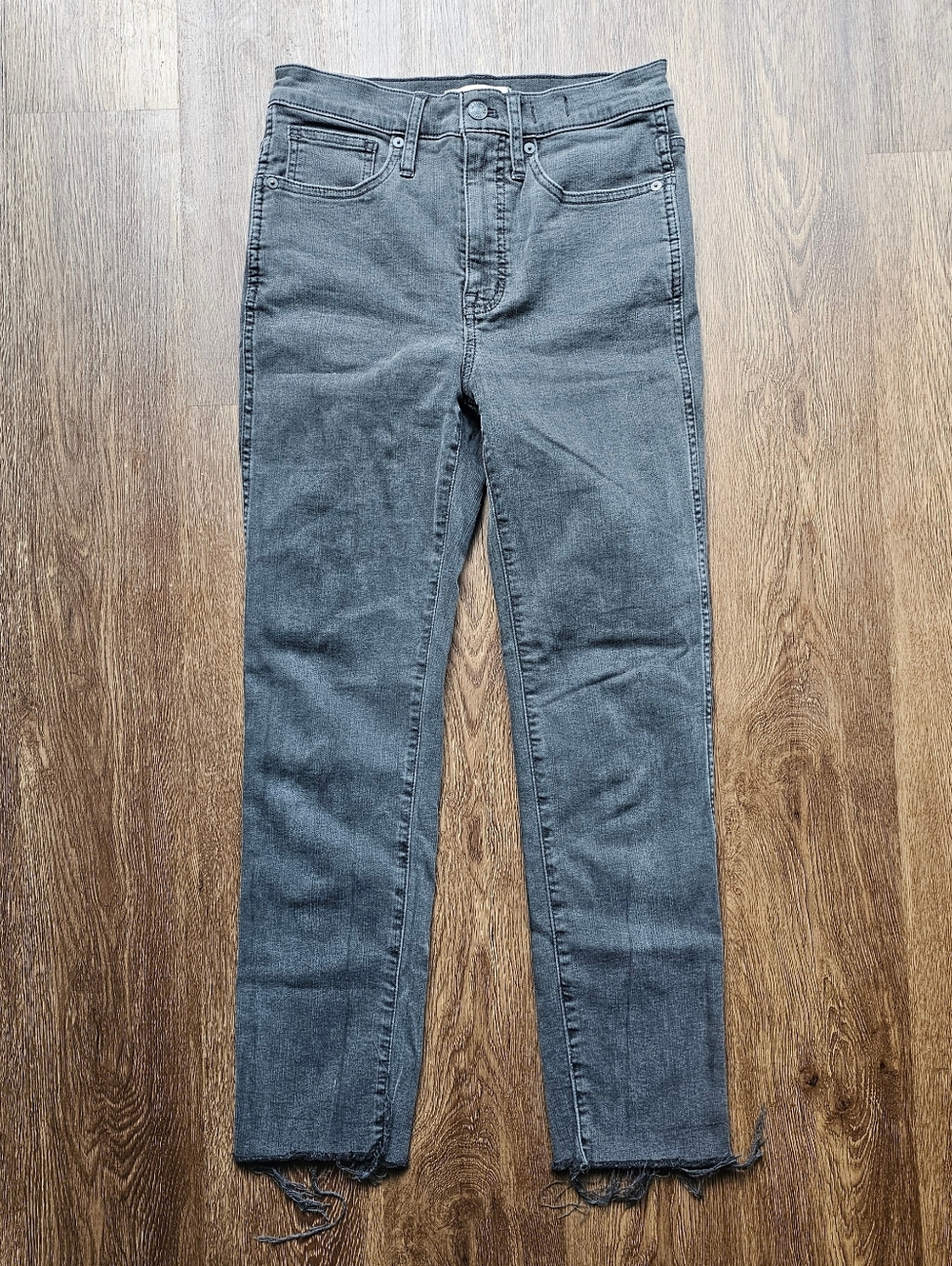 Madewell Jeans Womens Size 26 Gray Denim Stovepipe Raw Hem Mid Rise